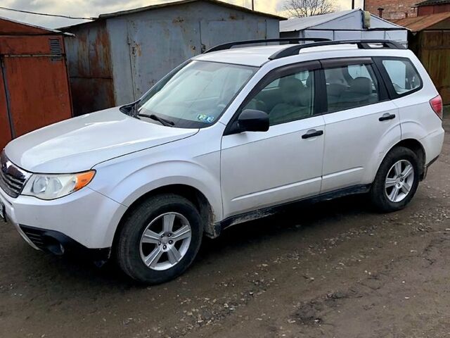 Білий Субару Forester, об'ємом двигуна 2.5 л та пробігом 314 тис. км за 7500 $, фото 1 на Automoto.ua