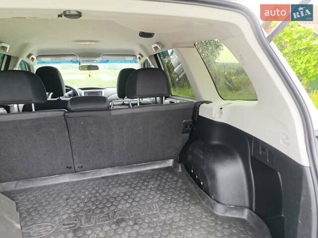 Белый Субару Форестер, объемом двигателя 2 л и пробегом 230 тыс. км за 10000 $, фото 13 на Automoto.ua