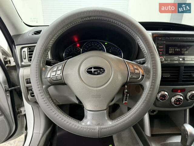 Белый Субару Форестер, объемом двигателя 1.99 л и пробегом 249 тыс. км за 8900 $, фото 8 на Automoto.ua