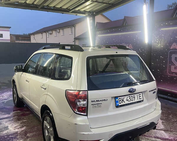 Білий Субару Forester, об'ємом двигуна 2 л та пробігом 370 тис. км за 11700 $, фото 3 на Automoto.ua