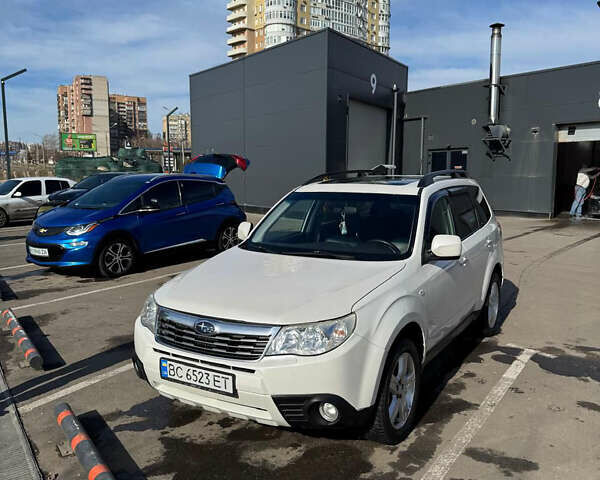 Субару Форестер 2010 в Харькове на Automoto.ua Белый Субару Форестер, объемом двигателя 1.99 л и пробегом 227 тыс. км за 7500 $, фото 4 на Automoto.ua