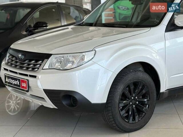 Білий Субару Forester, об'ємом двигуна 2.5 л та пробігом 176 тис. км за 8190 $, фото 3 на Automoto.ua