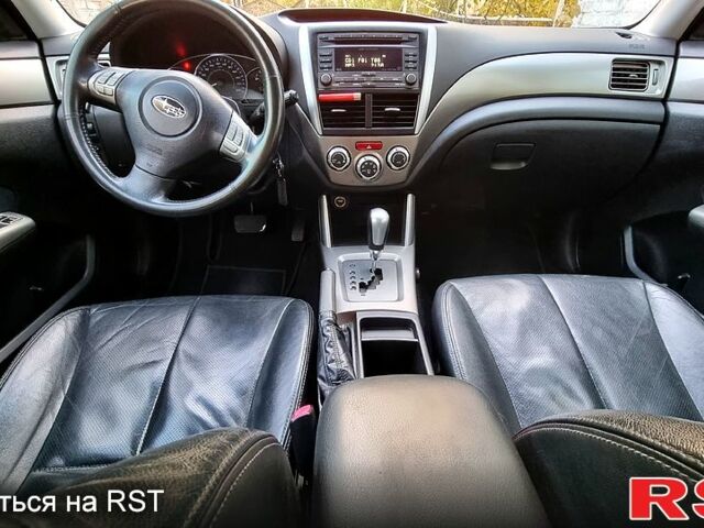 Белый Субару Форестер, объемом двигателя 2 л и пробегом 193 тыс. км за 8500 $, фото 3 на Automoto.ua