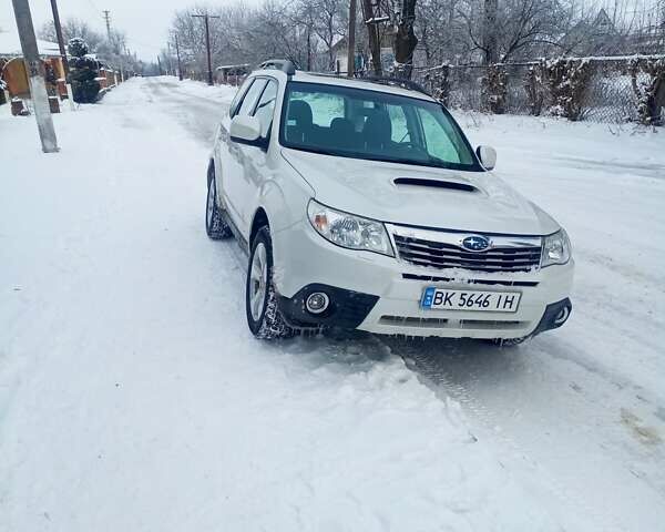 Білий Субару Forester, об'ємом двигуна 2 л та пробігом 290 тис. км за 9900 $, фото 4 на Automoto.ua