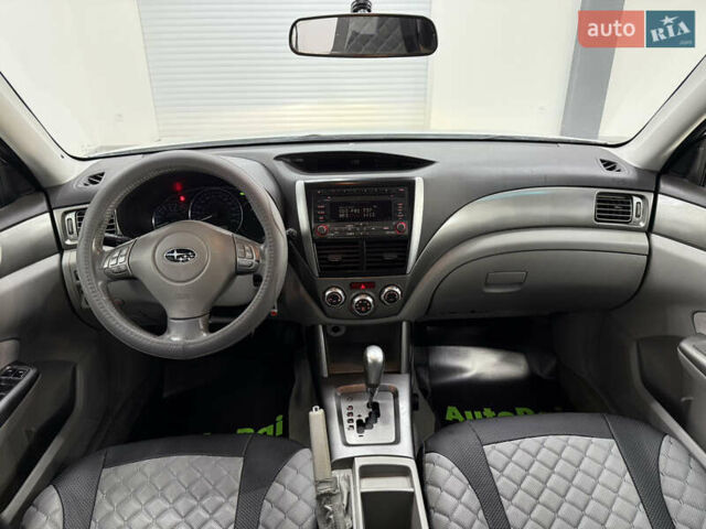 Белый Субару Форестер, объемом двигателя 1.99 л и пробегом 249 тыс. км за 8900 $, фото 7 на Automoto.ua
