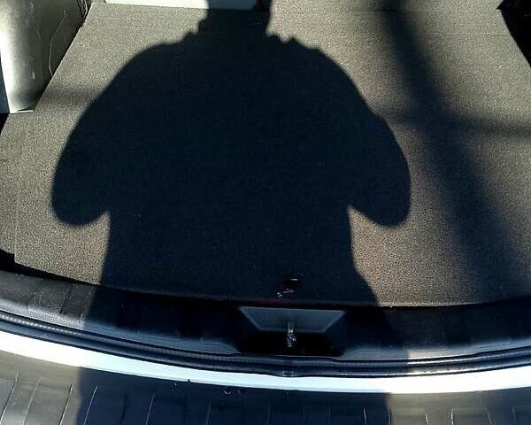 Белый Субару Форестер, объемом двигателя 2 л и пробегом 170 тыс. км за 9800 $, фото 8 на Automoto.ua