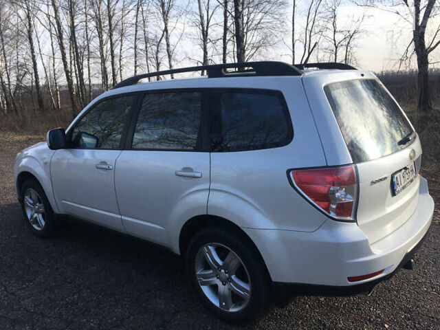 Білий Субару Forester, об'ємом двигуна 1.99 л та пробігом 246 тис. км за 9200 $, фото 2 на Automoto.ua