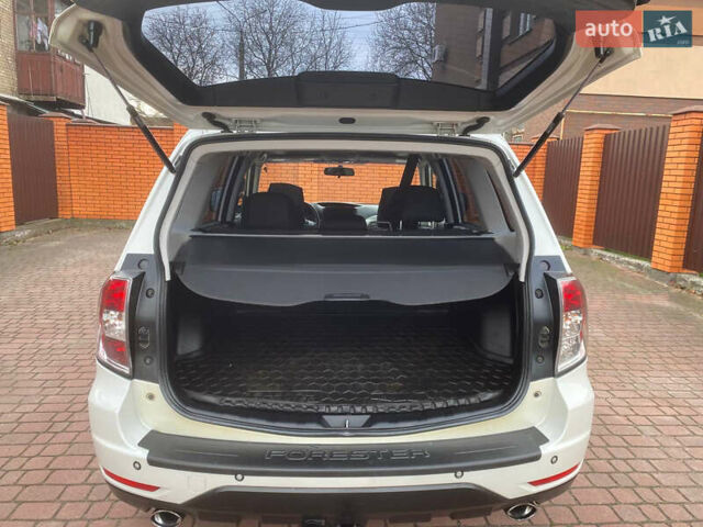Білий Субару Forester, об'ємом двигуна 2 л та пробігом 250 тис. км за 7500 $, фото 24 на Automoto.ua