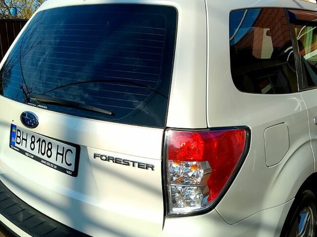 Білий Субару Forester, об'ємом двигуна 2 л та пробігом 170 тис. км за 9800 $, фото 3 на Automoto.ua