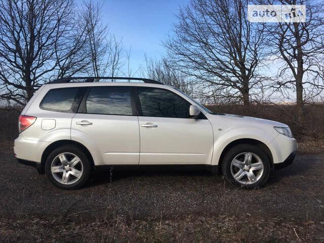 Білий Субару Forester, об'ємом двигуна 1.99 л та пробігом 246 тис. км за 9200 $, фото 1 на Automoto.ua