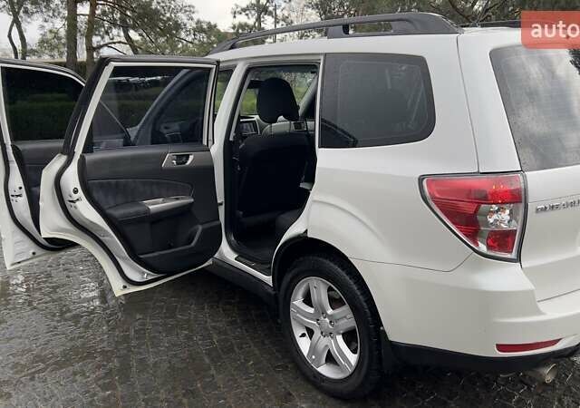 Білий Субару Forester, об'ємом двигуна 2 л та пробігом 134 тис. км за 10500 $, фото 25 на Automoto.ua