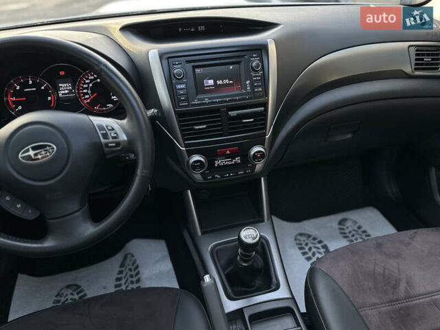 Білий Субару Forester, об'ємом двигуна 2 л та пробігом 203 тис. км за 10150 $, фото 33 на Automoto.ua