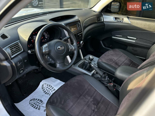 Білий Субару Forester, об'ємом двигуна 2 л та пробігом 203 тис. км за 10150 $, фото 23 на Automoto.ua