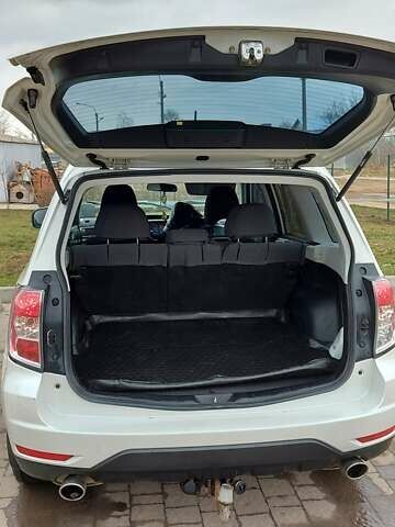 Білий Субару Forester, об'ємом двигуна 2 л та пробігом 240 тис. км за 9300 $, фото 6 на Automoto.ua