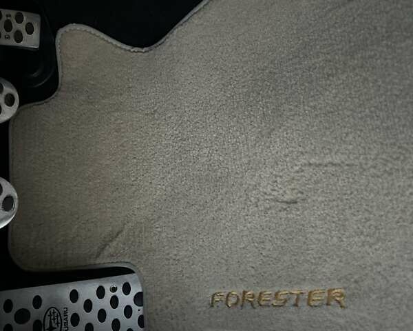 Белый Субару Форестер, объемом двигателя 2 л и пробегом 257 тыс. км за 8900 $, фото 8 на Automoto.ua