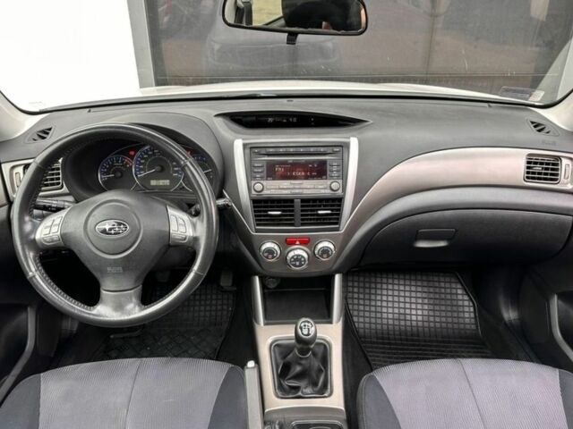 Білий Субару Forester, об'ємом двигуна 2 л та пробігом 214 тис. км за 3200 $, фото 5 на Automoto.ua