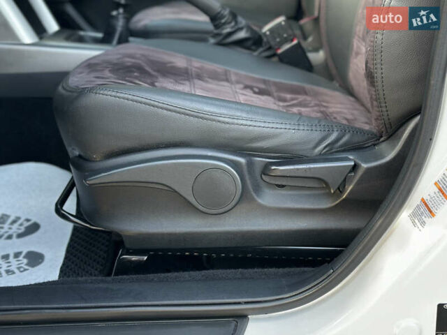 Білий Субару Forester, об'ємом двигуна 2 л та пробігом 203 тис. км за 10150 $, фото 19 на Automoto.ua