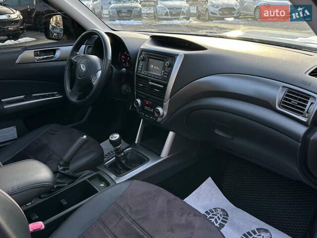 Білий Субару Forester, об'ємом двигуна 2 л та пробігом 203 тис. км за 10150 $, фото 24 на Automoto.ua
