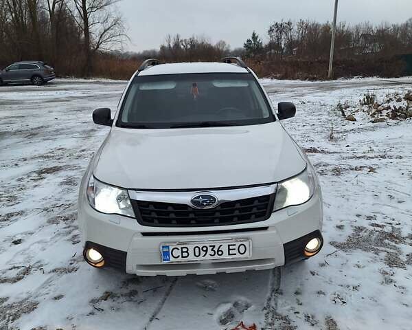 Білий Субару Forester, об'ємом двигуна 1.99 л та пробігом 273 тис. км за 8500 $, фото 2 на Automoto.ua