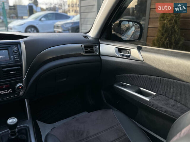 Білий Субару Forester, об'ємом двигуна 2 л та пробігом 203 тис. км за 10150 $, фото 37 на Automoto.ua