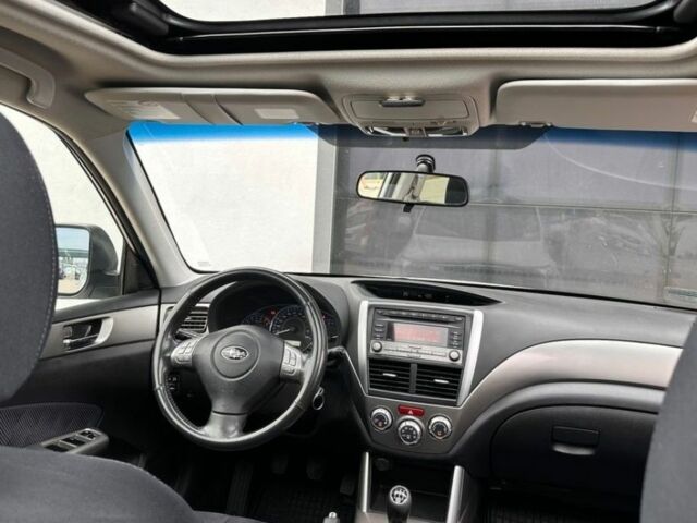 Білий Субару Forester, об'ємом двигуна 2 л та пробігом 214 тис. км за 3200 $, фото 9 на Automoto.ua