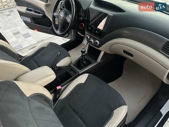 Белый Субару Форестер, объемом двигателя 2 л и пробегом 257 тыс. км за 8900 $, фото 23 на Automoto.ua