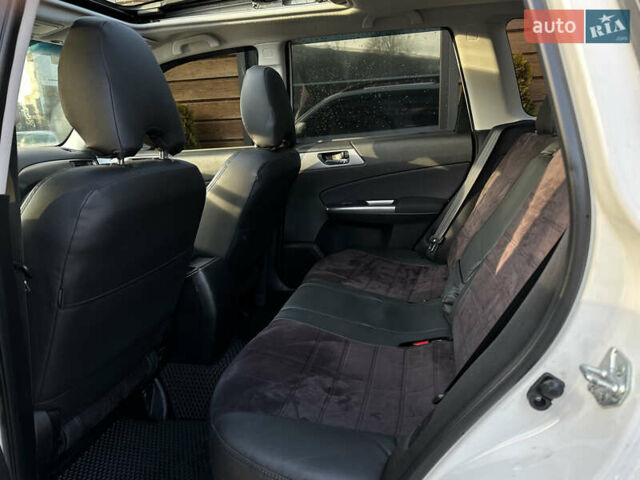 Білий Субару Forester, об'ємом двигуна 2 л та пробігом 203 тис. км за 10150 $, фото 40 на Automoto.ua