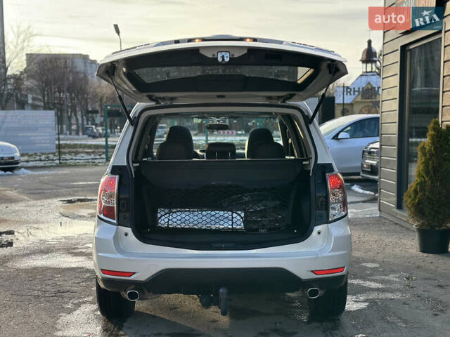 Білий Субару Forester, об'ємом двигуна 2 л та пробігом 203 тис. км за 10150 $, фото 14 на Automoto.ua