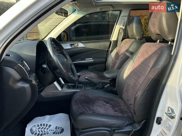 Білий Субару Forester, об'ємом двигуна 2 л та пробігом 203 тис. км за 10150 $, фото 20 на Automoto.ua