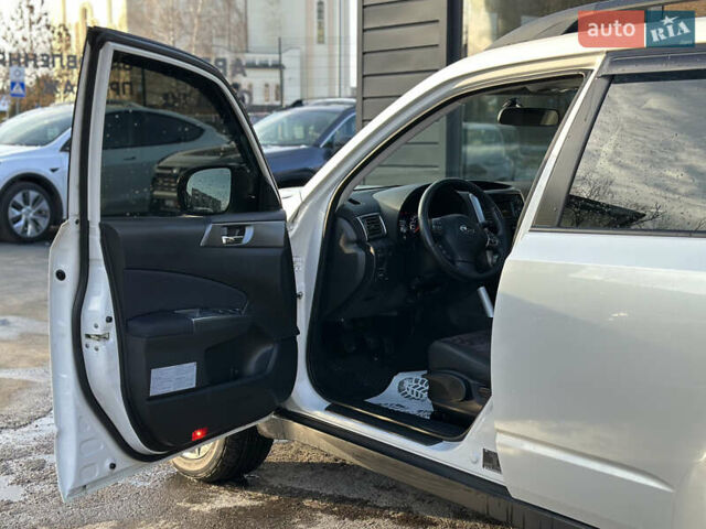 Білий Субару Forester, об'ємом двигуна 2 л та пробігом 203 тис. км за 10150 $, фото 17 на Automoto.ua