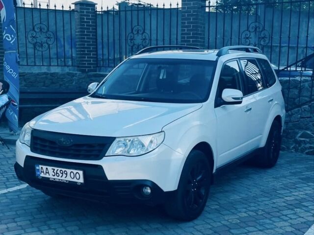 Субару Forester 2011 у Ирпене на Automoto.ua Білий Субару Forester, об'ємом двигуна 2 л та пробігом 193 тис. км за 9600 $, фото 5 на Automoto.ua