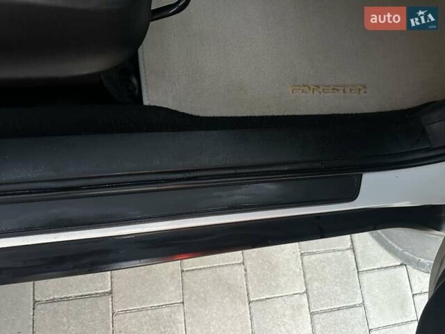 Белый Субару Форестер, объемом двигателя 2 л и пробегом 257 тыс. км за 8900 $, фото 25 на Automoto.ua