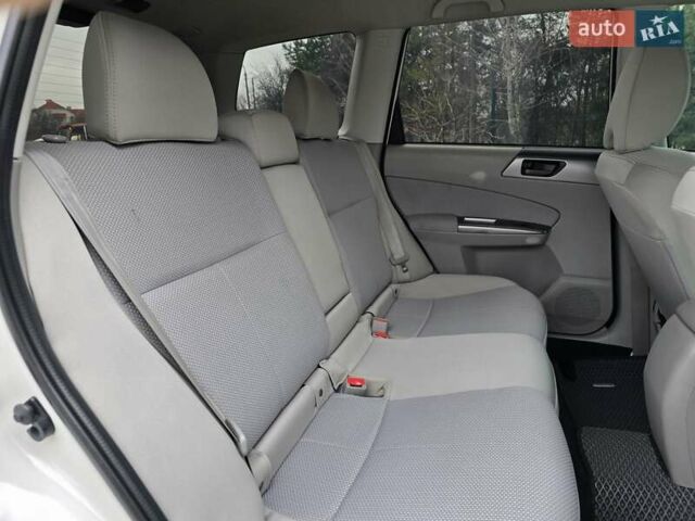 Білий Субару Forester, об'ємом двигуна 2.5 л та пробігом 232 тис. км за 9499 $, фото 51 на Automoto.ua