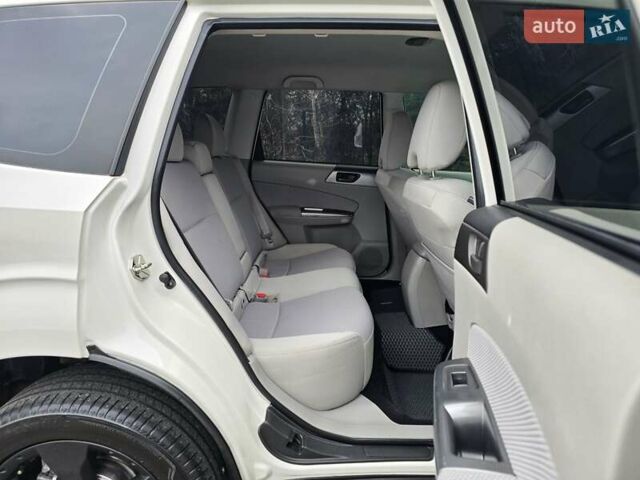 Білий Субару Forester, об'ємом двигуна 2.5 л та пробігом 232 тис. км за 9499 $, фото 49 на Automoto.ua