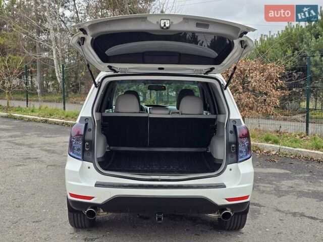 Білий Субару Forester, об'ємом двигуна 2.5 л та пробігом 232 тис. км за 9499 $, фото 58 на Automoto.ua