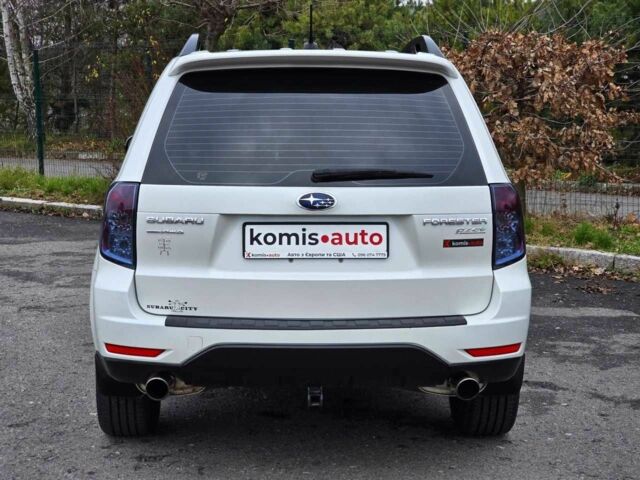 Білий Субару Forester, об'ємом двигуна 2.5 л та пробігом 232 тис. км за 9499 $, фото 6 на Automoto.ua