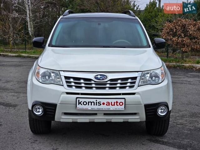 Білий Субару Forester, об'ємом двигуна 2.5 л та пробігом 232 тис. км за 9499 $, фото 2 на Automoto.ua