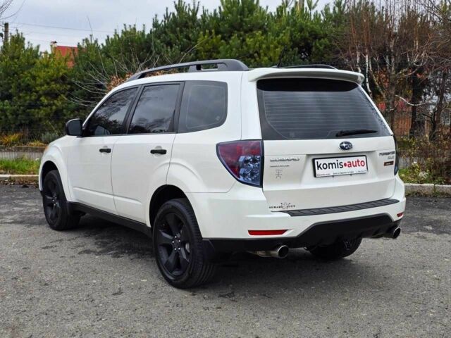 Білий Субару Forester, об'ємом двигуна 2.5 л та пробігом 232 тис. км за 9499 $, фото 5 на Automoto.ua