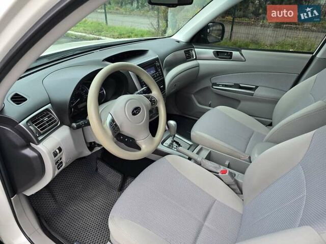 Білий Субару Forester, об'ємом двигуна 2.5 л та пробігом 232 тис. км за 9499 $, фото 21 на Automoto.ua