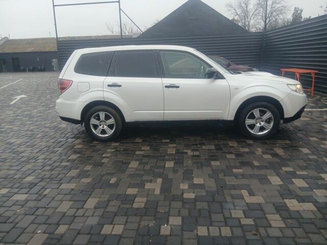 Белый Субару Форестер, объемом двигателя 2 л и пробегом 465 тыс. км за 3900 $, фото 3 на Automoto.ua