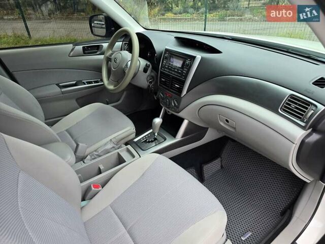 Білий Субару Forester, об'ємом двигуна 2.5 л та пробігом 232 тис. км за 9499 $, фото 45 на Automoto.ua