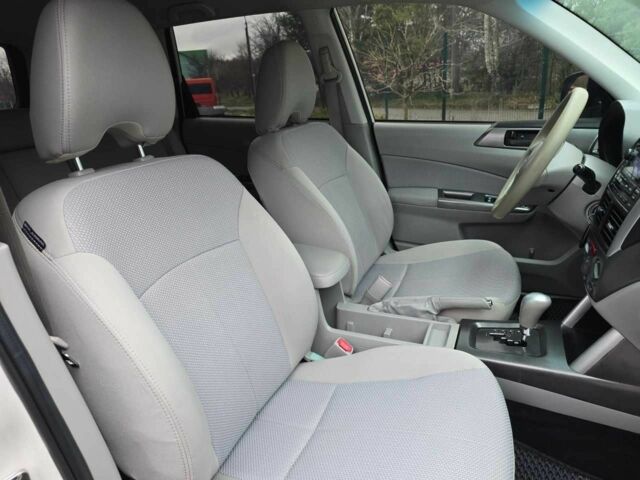 Білий Субару Forester, об'ємом двигуна 2.5 л та пробігом 232 тис. км за 9499 $, фото 19 на Automoto.ua