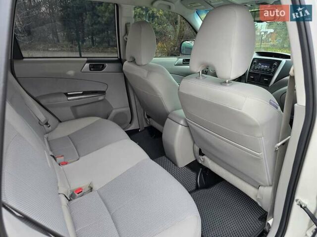 Білий Субару Forester, об'ємом двигуна 2.5 л та пробігом 232 тис. км за 9499 $, фото 50 на Automoto.ua