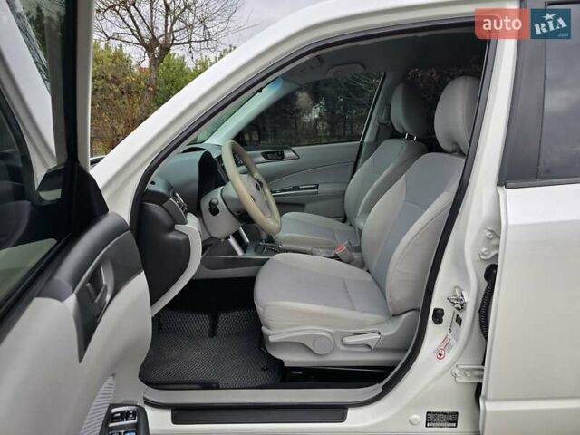 Білий Субару Forester, об'ємом двигуна 2.5 л та пробігом 232 тис. км за 9499 $, фото 20 на Automoto.ua