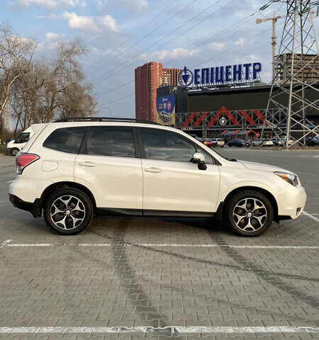 Субару Форестер 2013 в Киеве на Automoto.ua Белый Субару Форестер, объемом двигателя 2 л и пробегом 195 тыс. км за 11700 $, фото 5 на Automoto.ua