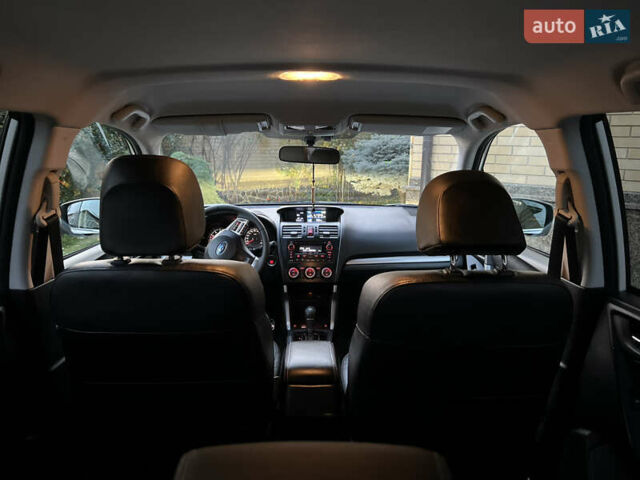 Белый Субару Форестер, объемом двигателя 2.5 л и пробегом 96 тыс. км за 20000 $, фото 3 на Automoto.ua