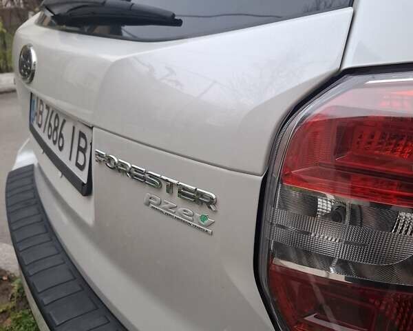 Белый Субару Форестер, объемом двигателя 2.5 л и пробегом 250 тыс. км за 10900 $, фото 17 на Automoto.ua