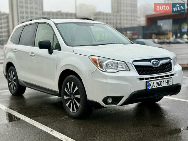 Белый Субару Форестер, объемом двигателя 2.46 л и пробегом 202 тыс. км за 12400 $, фото 2 на Automoto.ua