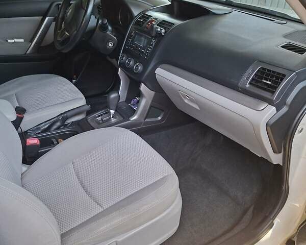 Білий Субару Forester, об'ємом двигуна 2.5 л та пробігом 177 тис. км за 12200 $, фото 11 на Automoto.ua