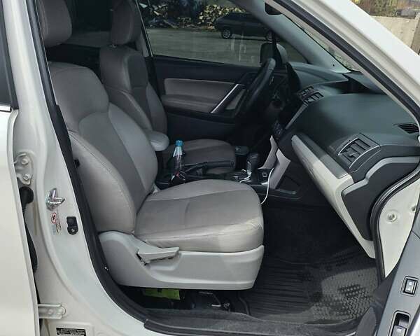 Білий Субару Forester, об'ємом двигуна 2.5 л та пробігом 250 тис. км за 13800 $, фото 7 на Automoto.ua